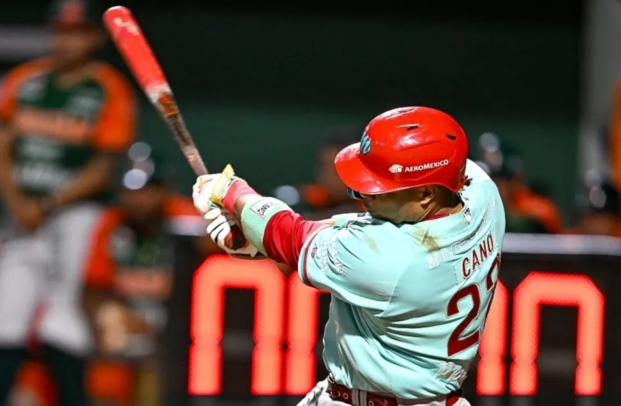 Robinson Canó en el juego ante Leones