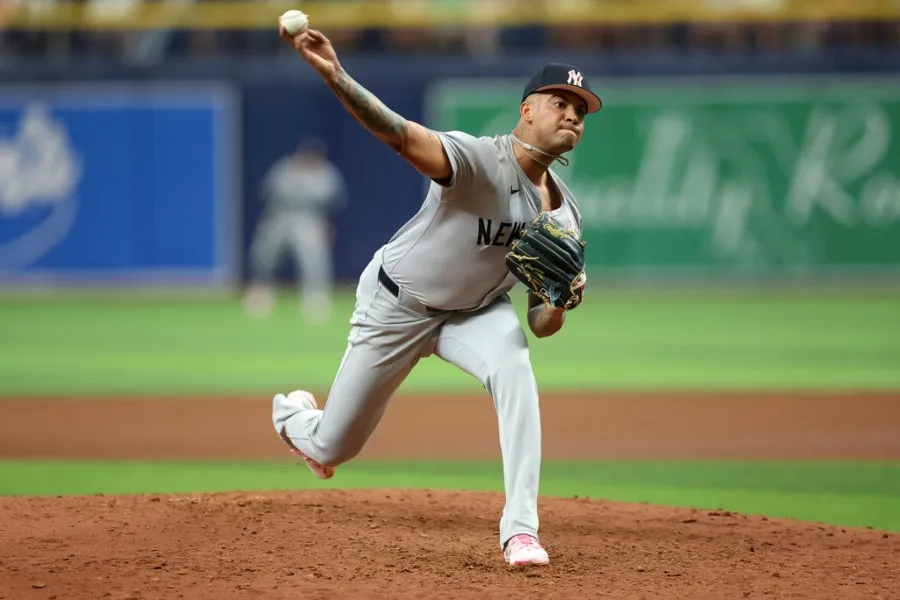 Luis Gil se llevó la victoria ante Rays