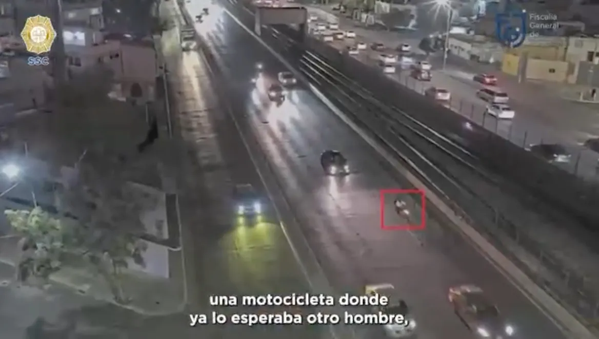 El presunto agresor y un cómplice escapan por Circuito Interior.