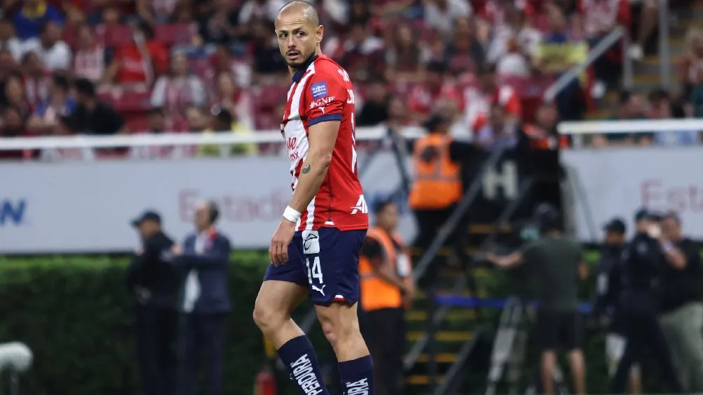 Chicharito entró de cambio