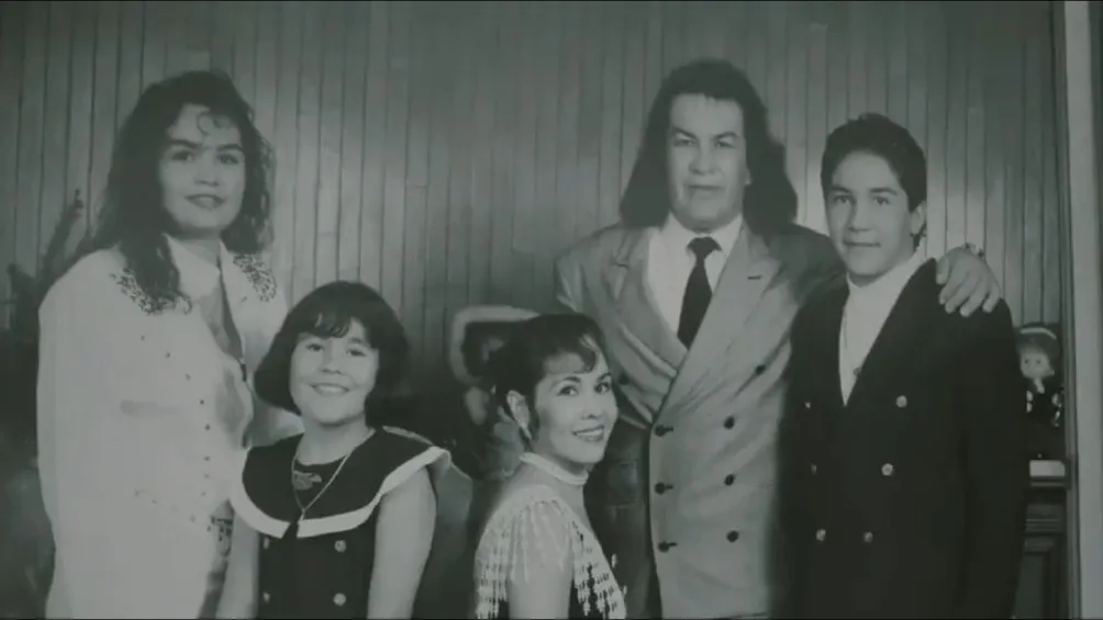 CAPTURA La familia de Perro Aguayo