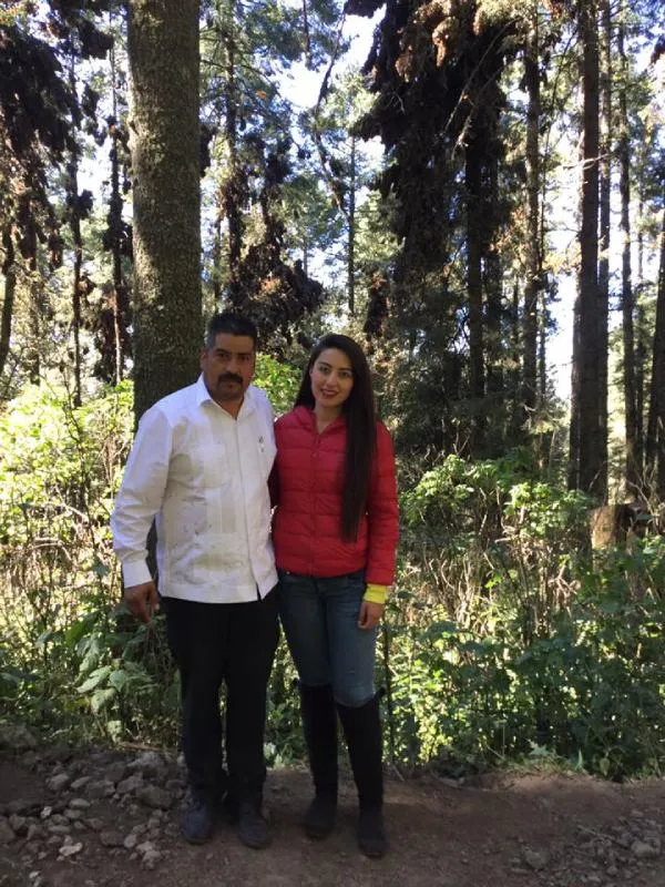 FB: @homero.gomezgonzalez Don Homero y Karina se reunían para darle promoción a la conservación de la mariposa monarca.