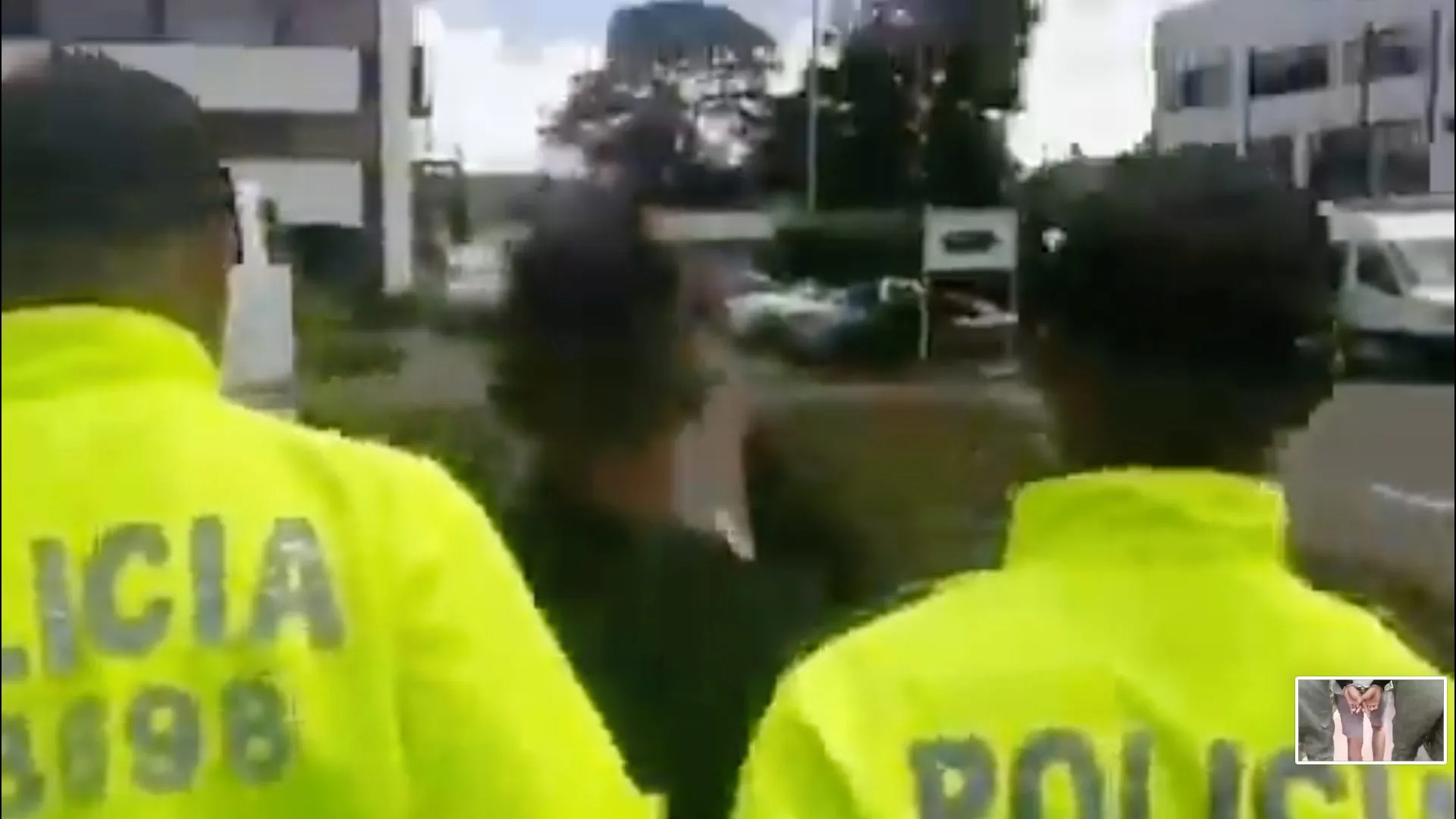 Los detenidos fueron grabados en video donde les leyeron sus derechos.