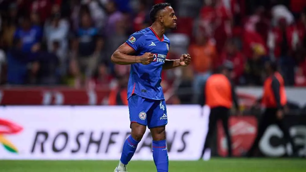 Llega con sobrecarga muscular