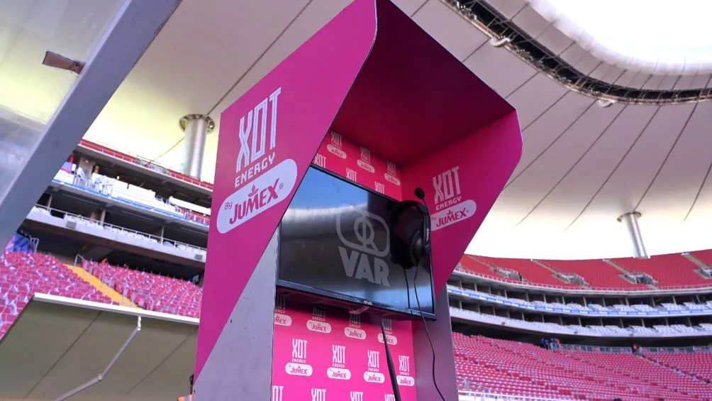 IMAGO7 El árbitro central no útilizó la herramienta del monitor en campo