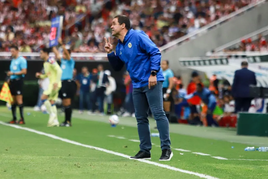 André Jardine hará cambios para la vuelta ante Chivas