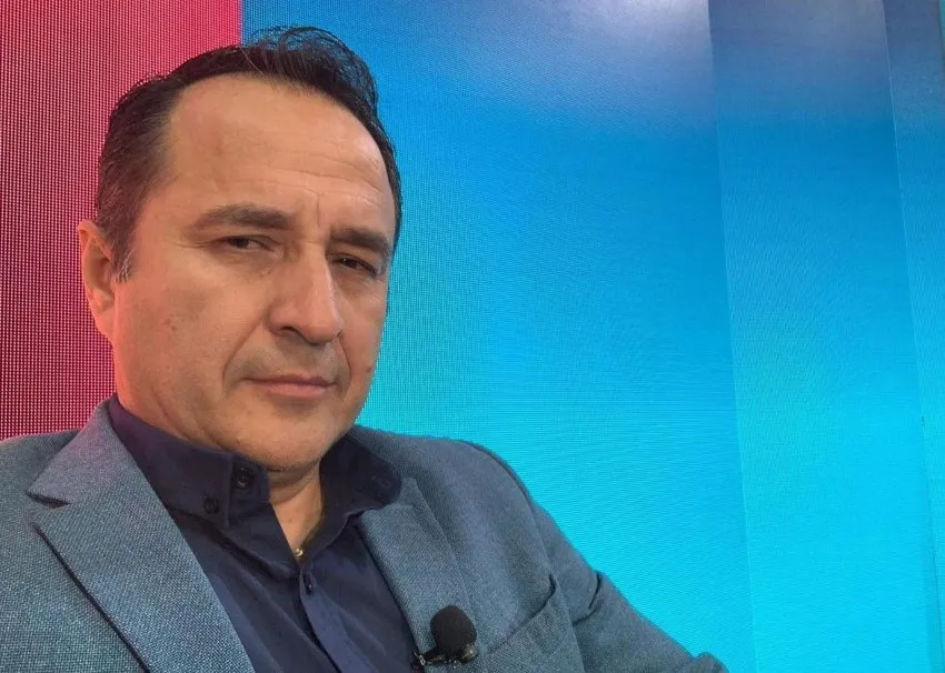 INSTAGRAM: @cesarmartinezofi