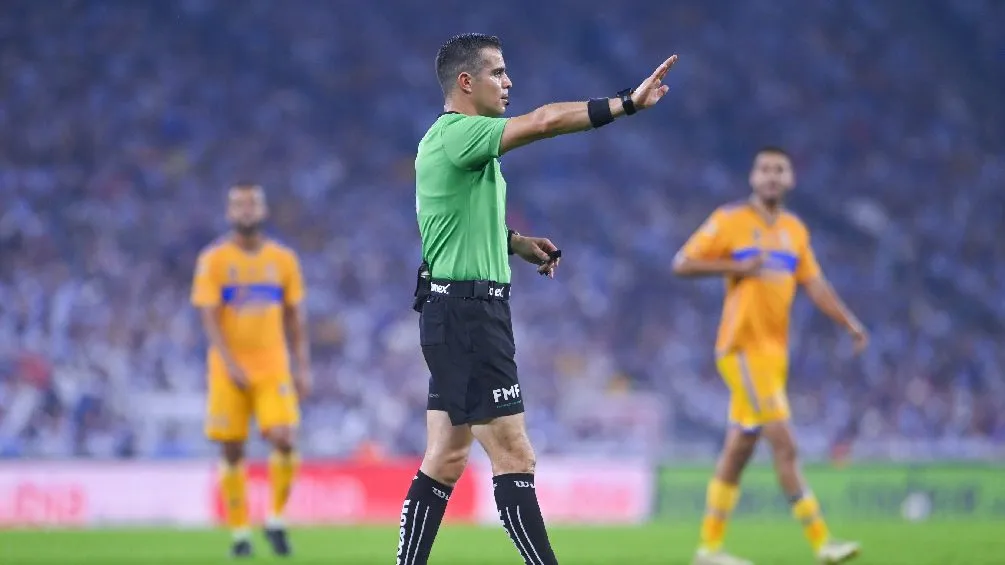 Fernado Hernández volverá a pitarle al Cruz Azul una Final