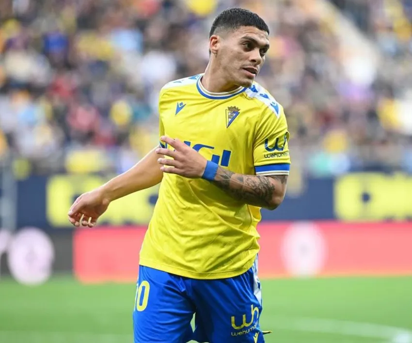 @brianocam.7 Brian Ocampo, posible refuerzo de Rayados