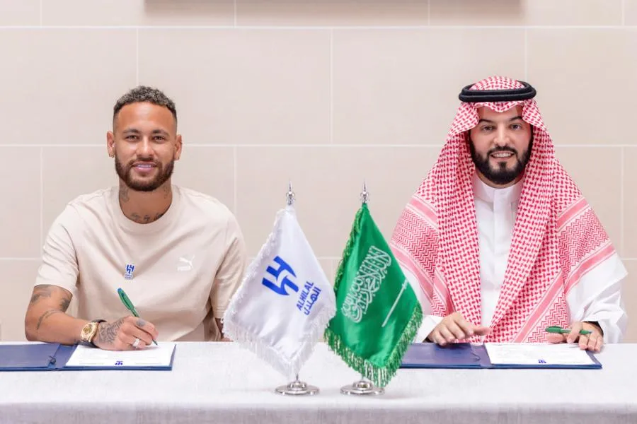 Neymar en su llegada al Al Hilal
