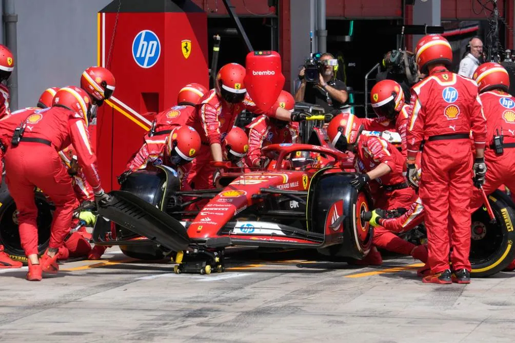 Sainz con Ferrari en Imola