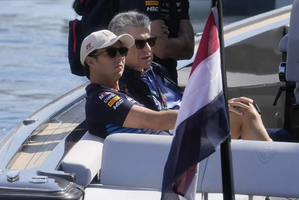 Checo en su llegada al Circuito de Mónaco