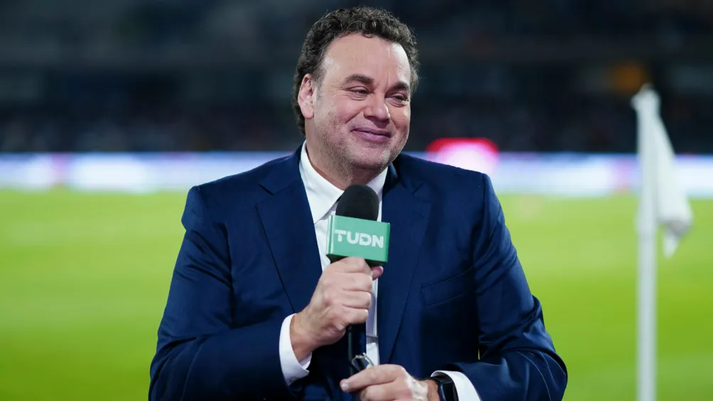 Faitelson durante trnasmisión de TUDN