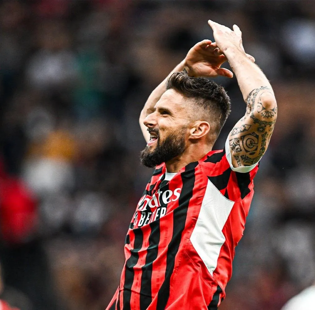 Giroud festejando su gol