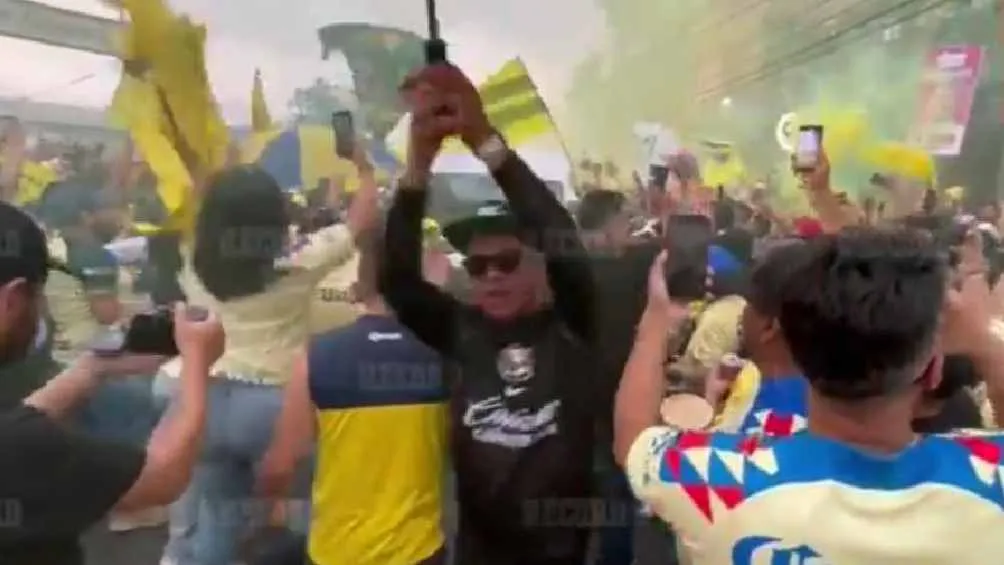 Empiezan a llenar el estadio