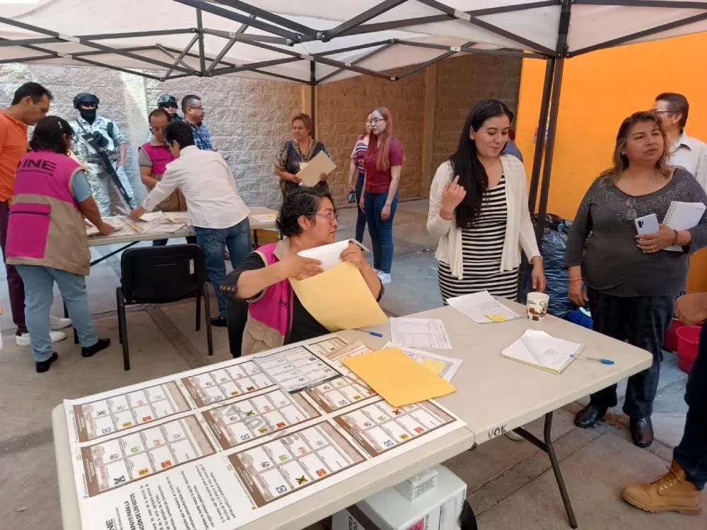 FB: @INECDMX Los fines de semana también se trabaja en todo el país.