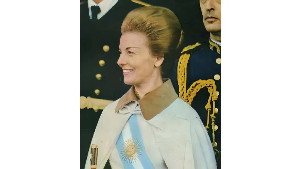 María Estela Martínez de Perón asumió la Presidencia de Argentina en 1974.