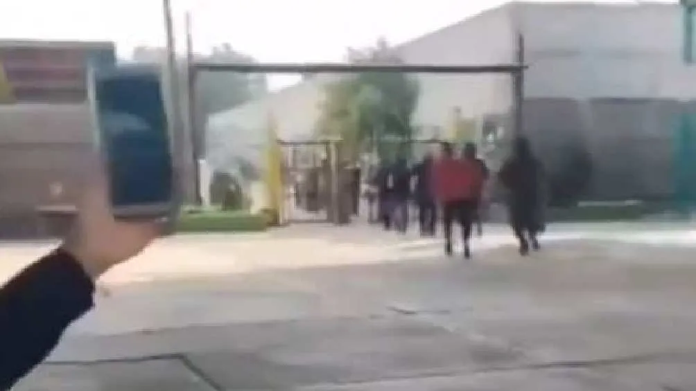 También se reporta que ocho hombres fueron detenidos por este robo.