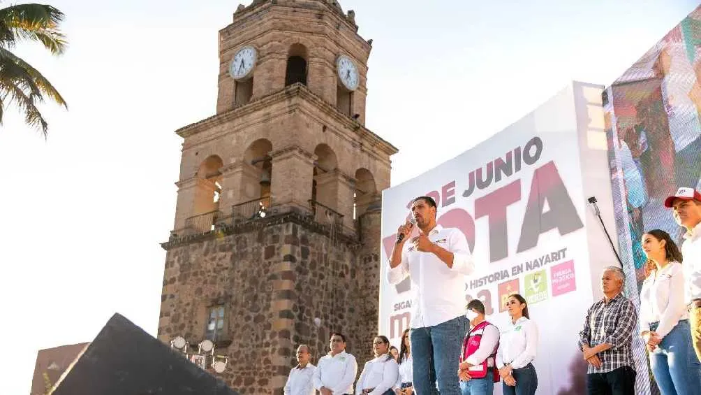 El basquetbolista se postuló a presidente municipal de Compostela, Nayarit.