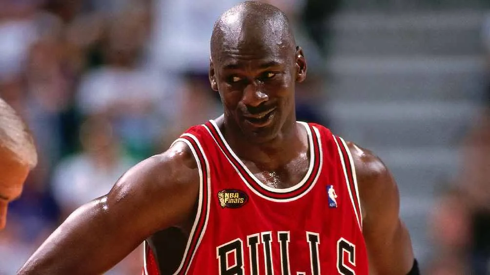 AP Se vendió una tarjeta del exbasquetbolista