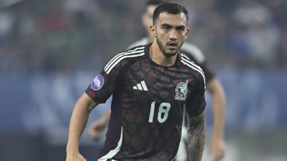 Luis Chávez con el tricolor