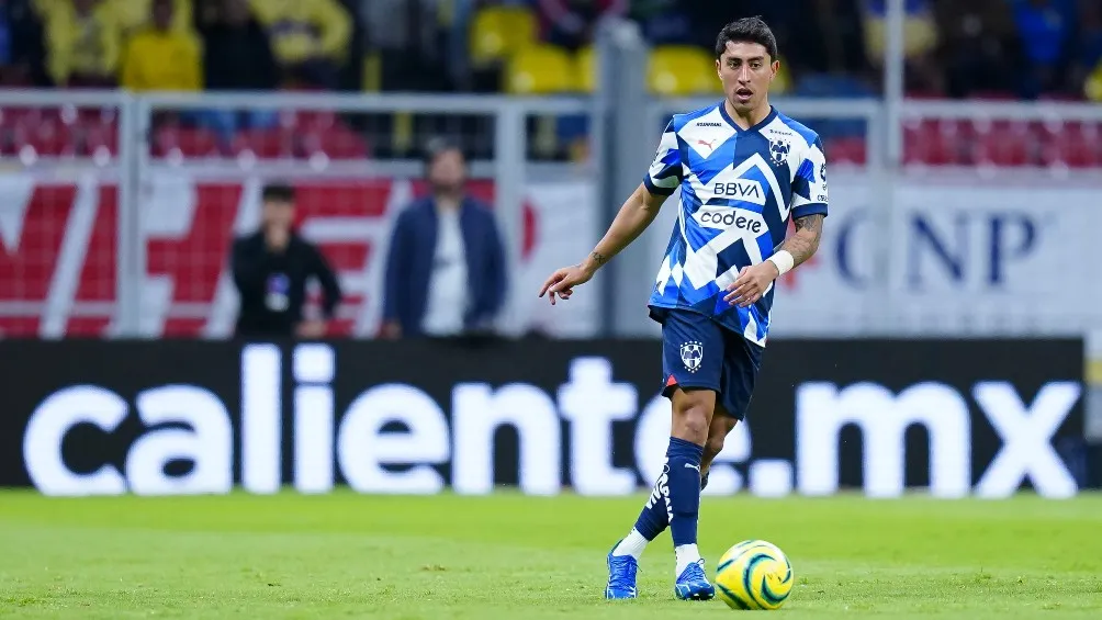 Omar Govea durante un calentamiento