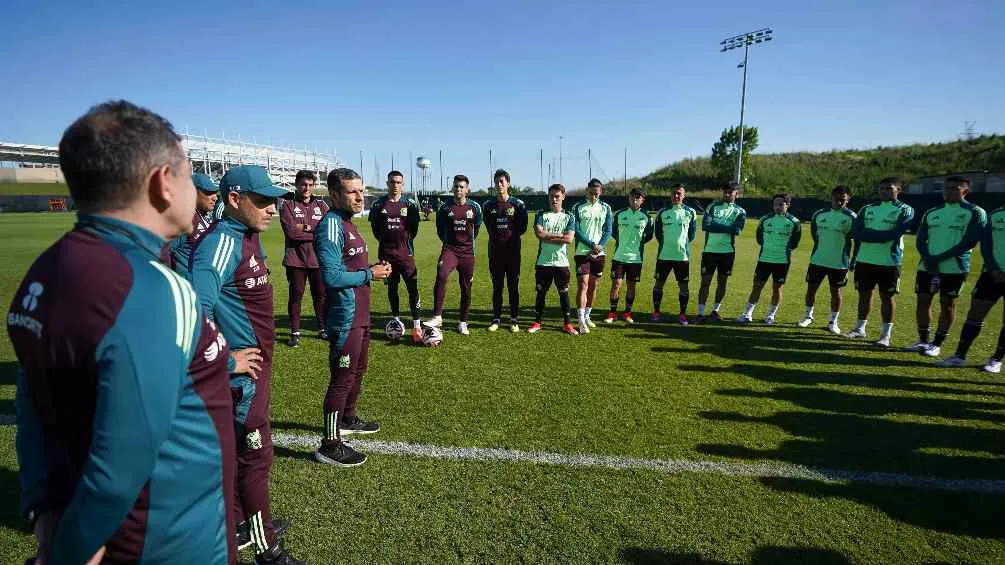 X:@miseleccionmx Jimmy no convocó al Chucky