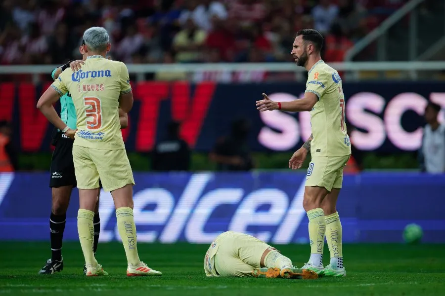 Israel Reyes y Miguel Layún