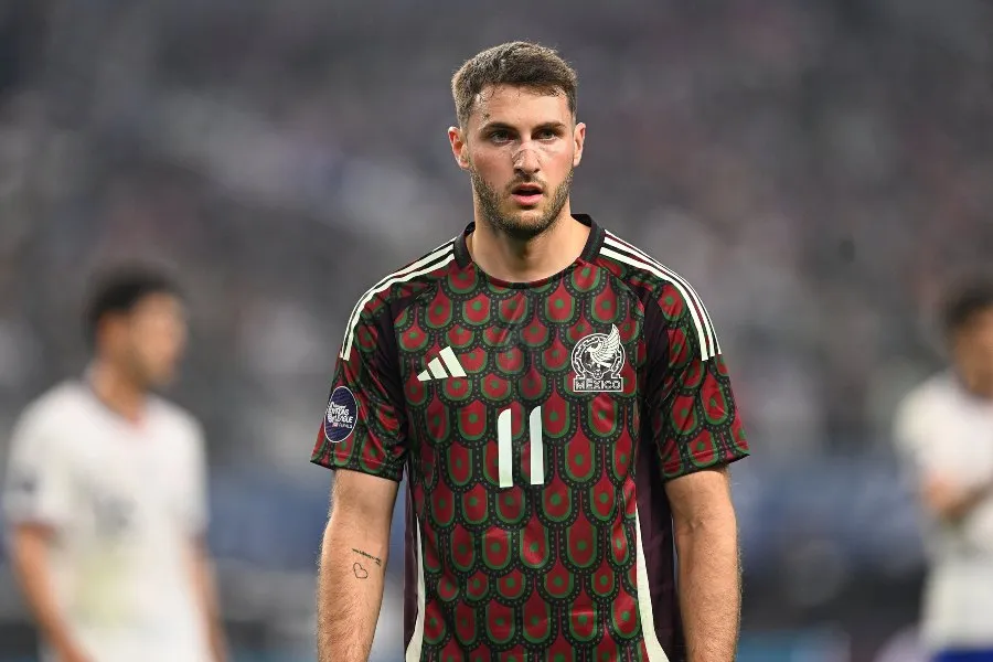 Santiago Giménez con la Selección Mexicana