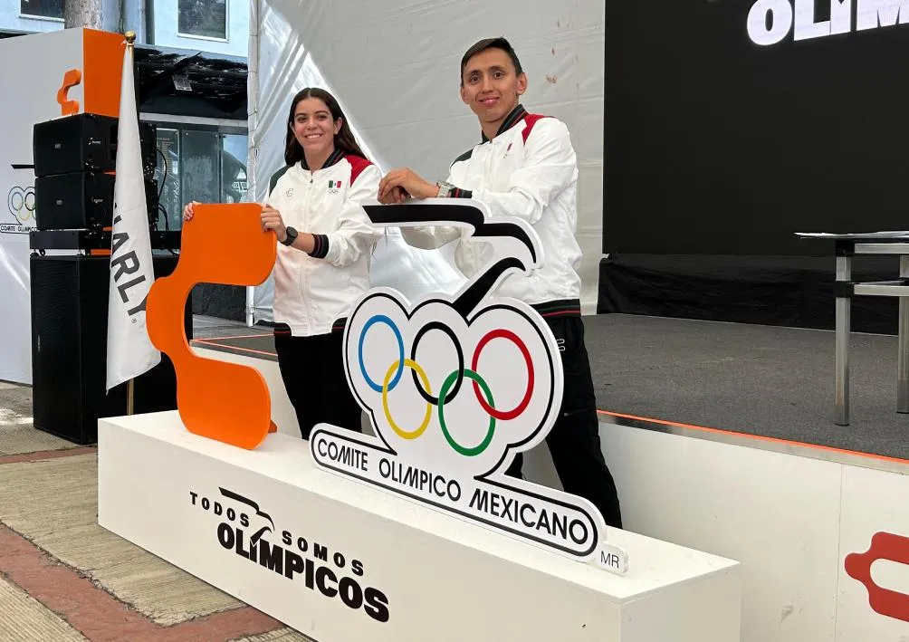 Alejandra y Emiliano fueron elegidos como abanderados por el COM