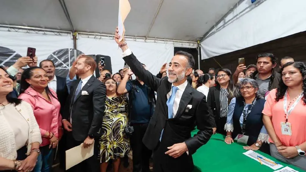 Fernando Flores fue reelecto como presidente municipal de Metepec.