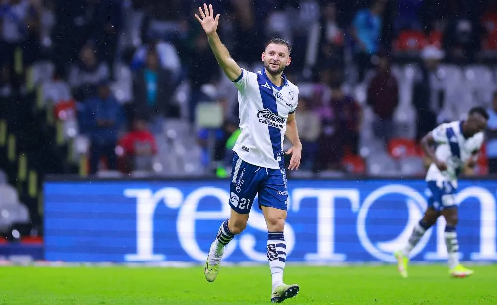 Gastón Silva celebra un gol
