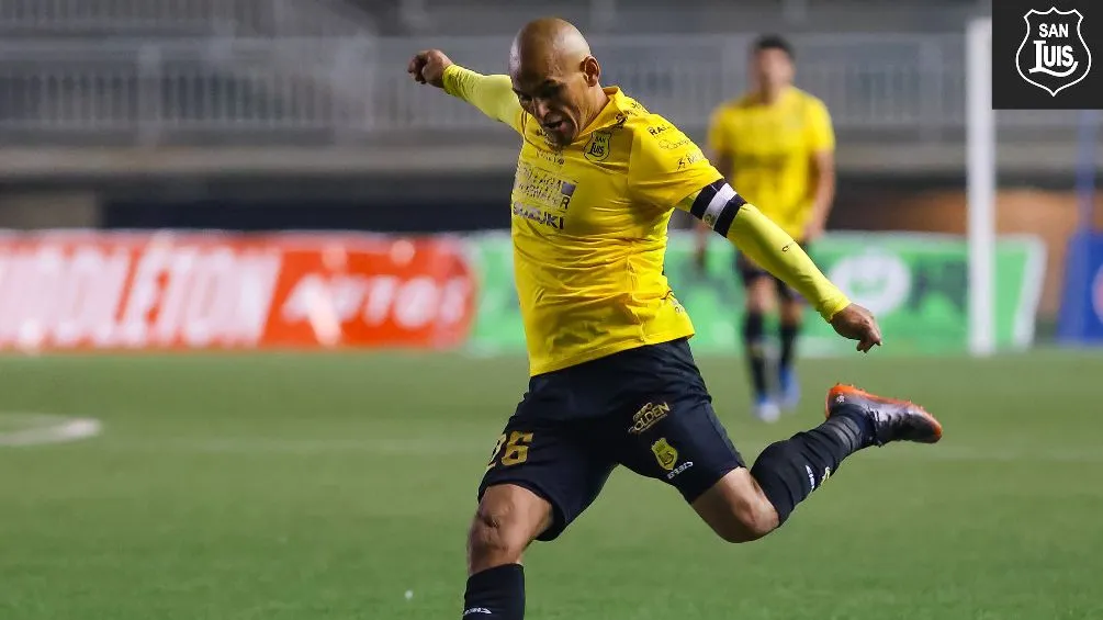 El Chupete sigue jugando a sus 43 años