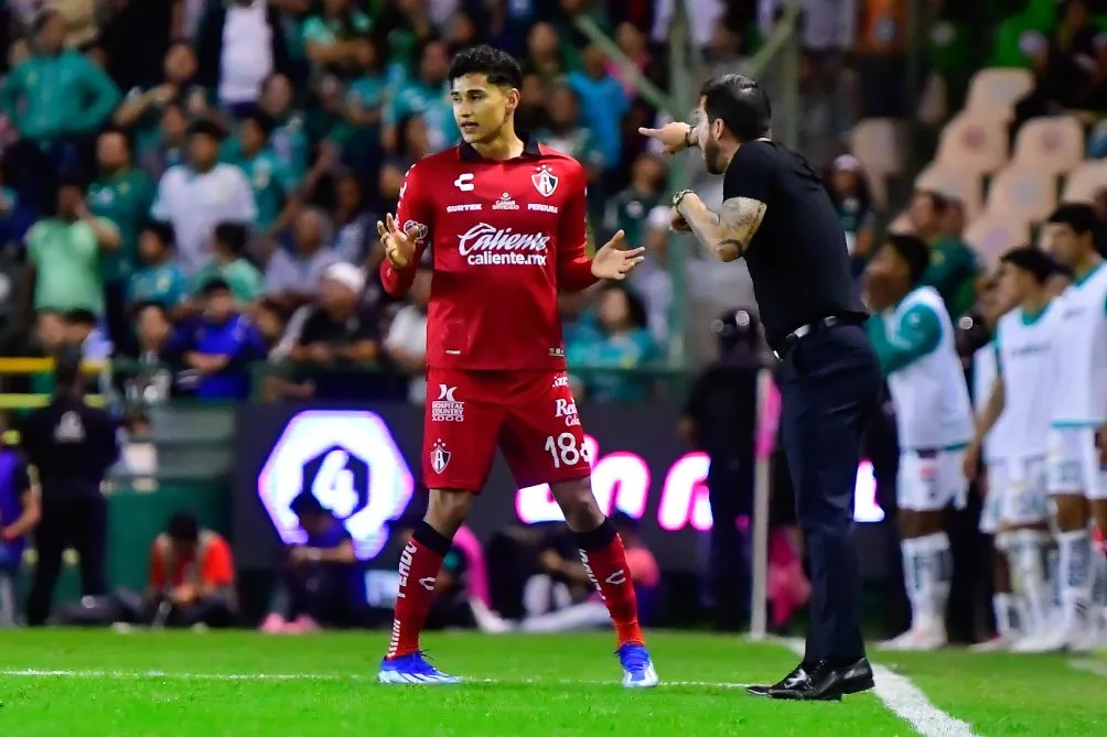 Mora y Jeremy Márquez en Atlas