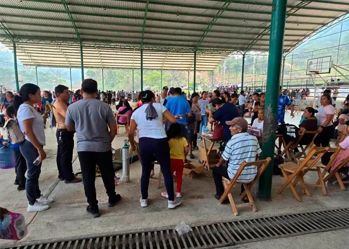 X Ciudadanos del poblado de Tila llegan a refugiarse a otros pueblos cercanos