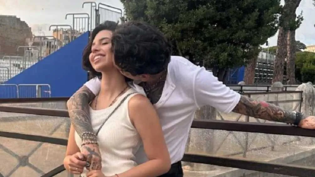 Ángela Aguilar y Christian Nodal confirmaron que son novios.