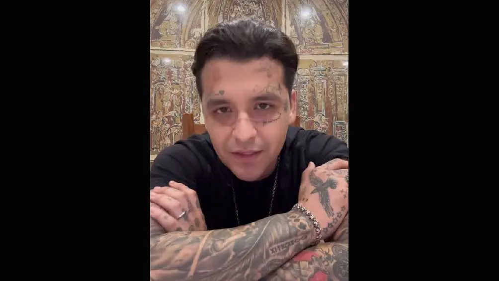 Nodal compartió un video en redes sociales para aclarar los rumores.