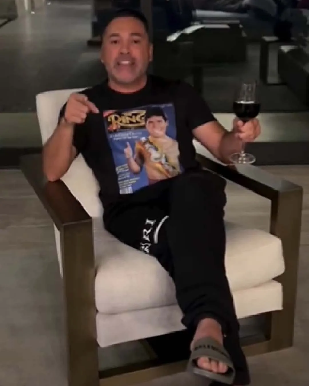 Instagram:oscardelahoya Le deja recuerdito al Canelo