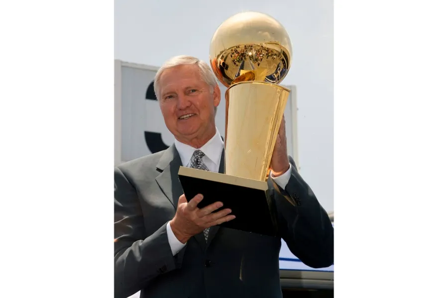 AP Jerry West falleció a los 86 años de edad