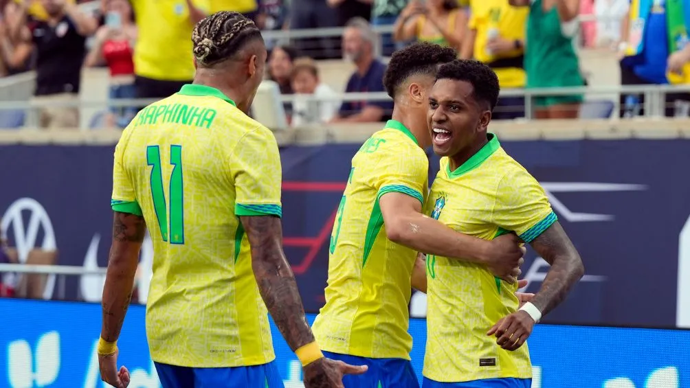 Rodrygo celebra su gol