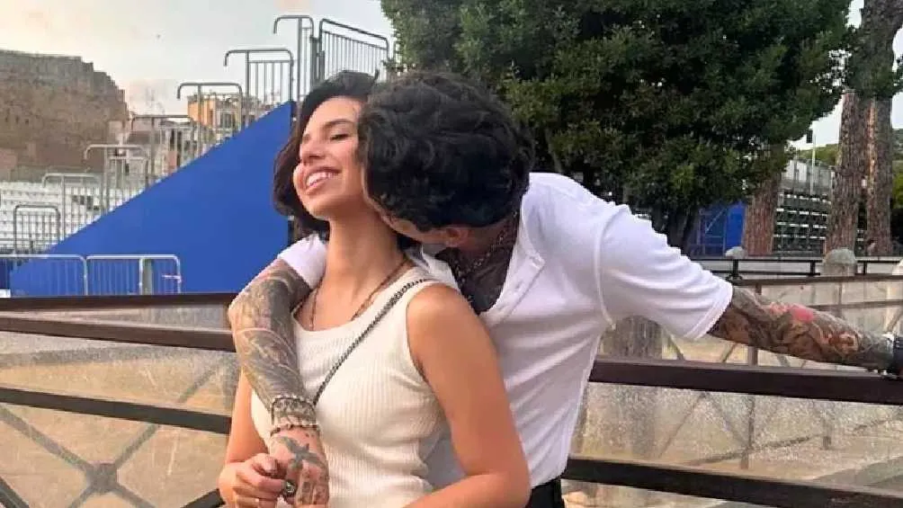 Apenas el lunes pasado los cantantes mexicanos confirmaron su romance.