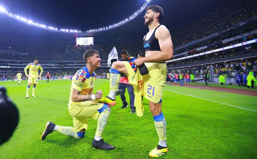 Henry celebra gol del título