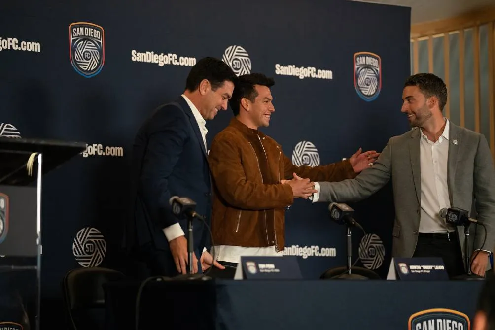 Chucky Lozano fue presentado con San Diego