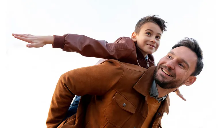 FREEPIK Un paseo sería buena idea para reforzar los lazos de unión familiar.