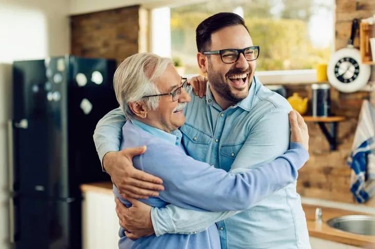 FREEPIK El viejo siempre hay que escucharlo pues es más sabio que nostros.