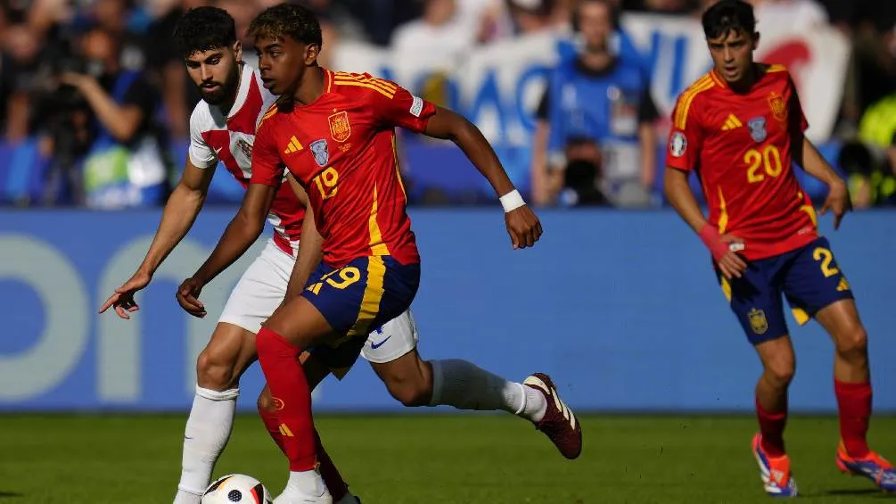 Yamal debuta con asistencia ante Croacia