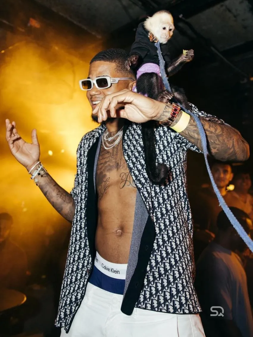 Leon Bailey de vacaciones en México