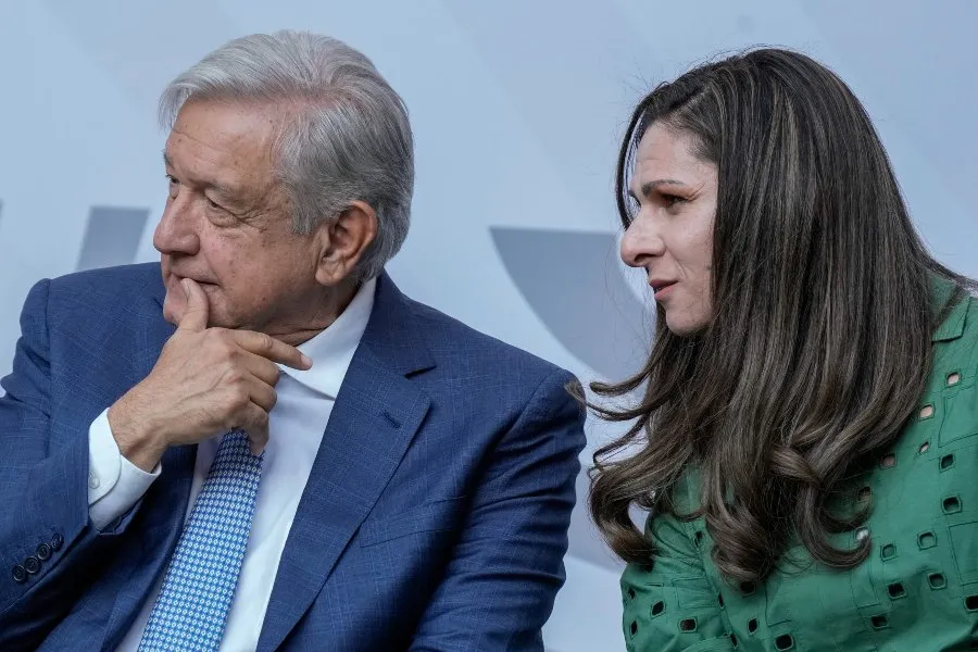 Ana Gabriela Guevara y AMLO