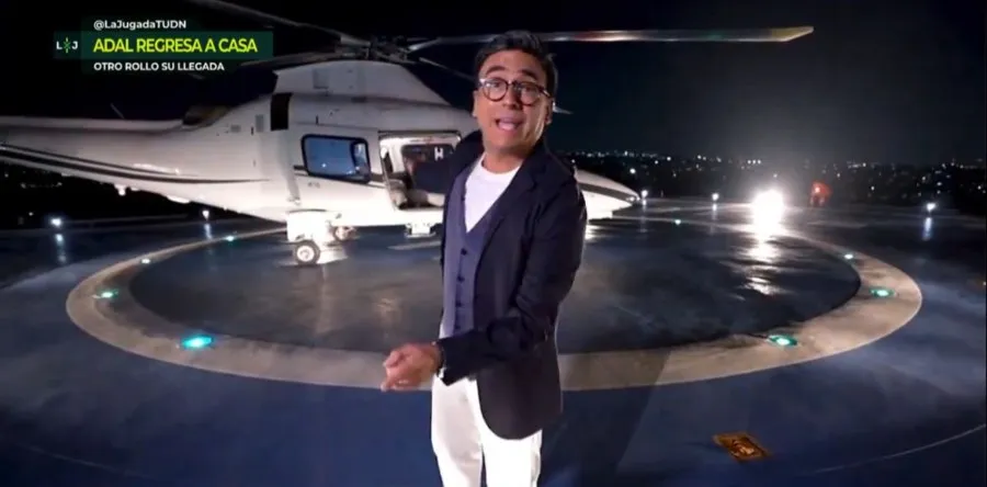 CAPTURA DE PANTALLA: VIDEO Adal Ramones regresó a Televisa