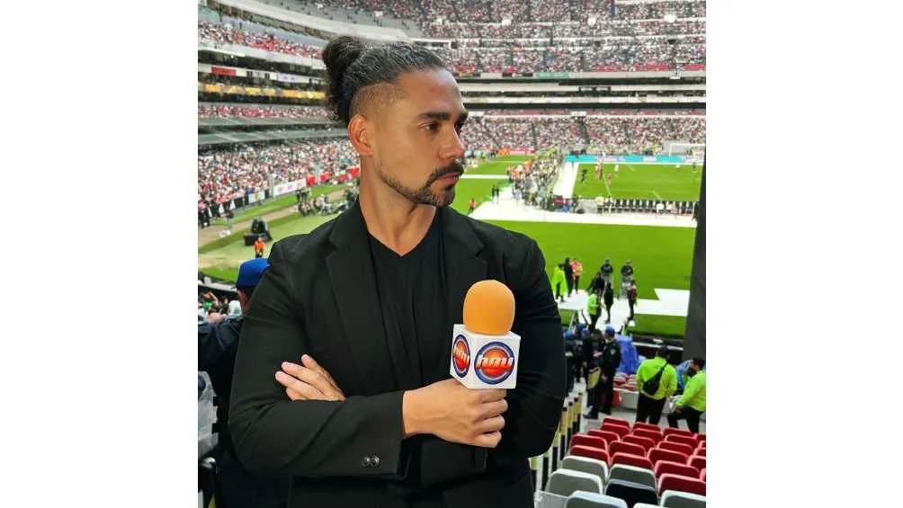 El asalto se dio mientras que el presentador estaba en un alto.